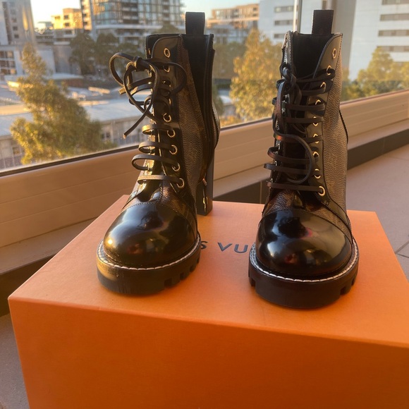 Louis Vuitton Boots - Picture 5 of 8